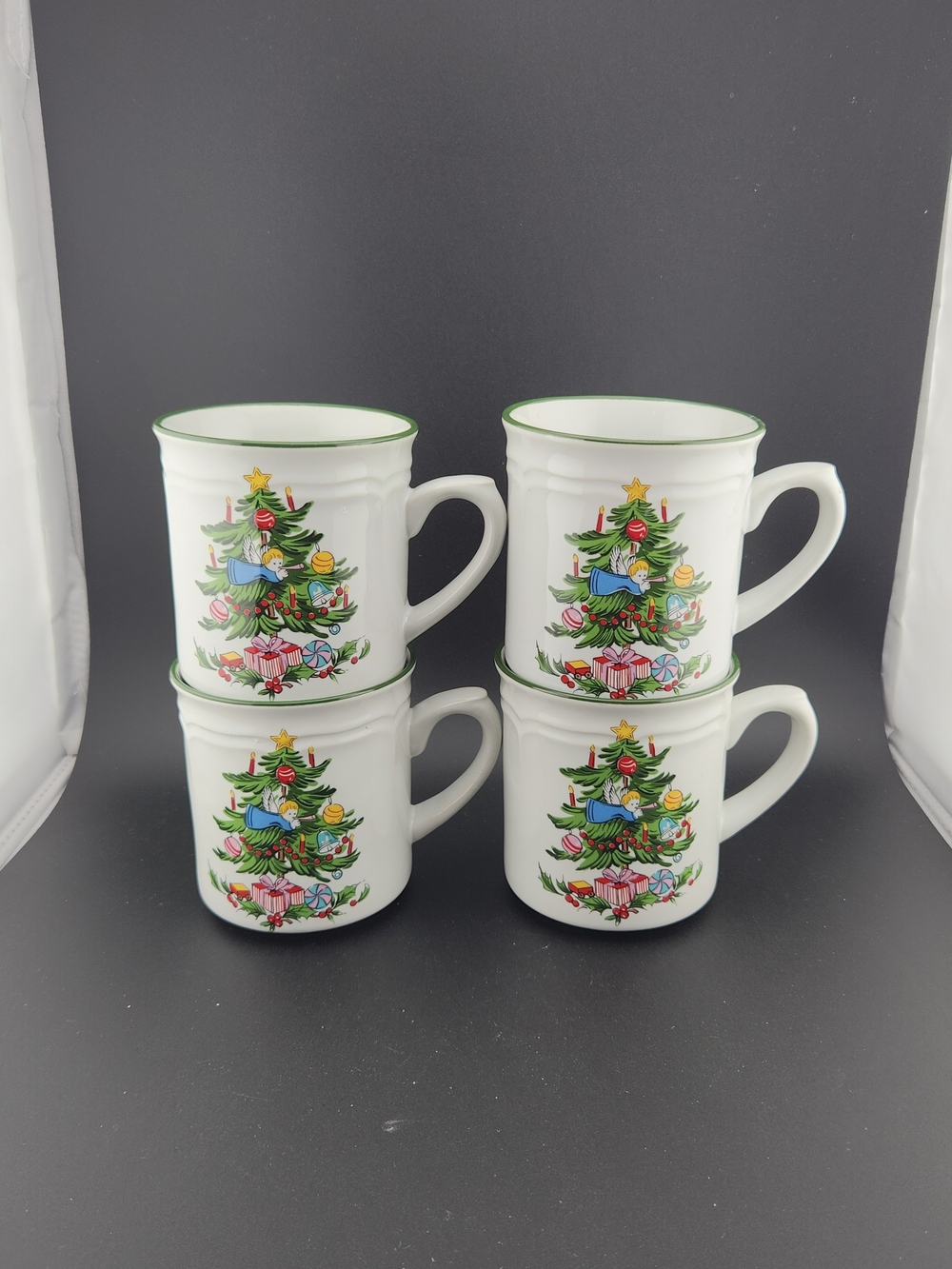 Festive Vintage Christmas Tree Ceramic Mug Set - White and Green, Set of 4